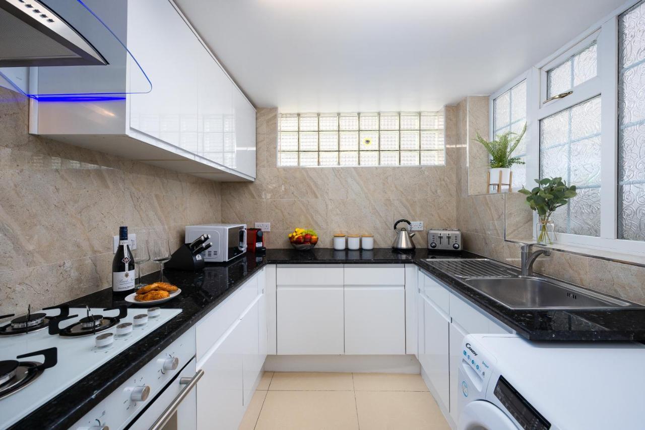 Spacious 4 Bedroom House Next To Kensington Palace لندن المظهر الخارجي الصورة