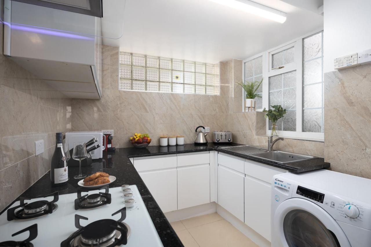 Spacious 4 Bedroom House Next To Kensington Palace لندن المظهر الخارجي الصورة